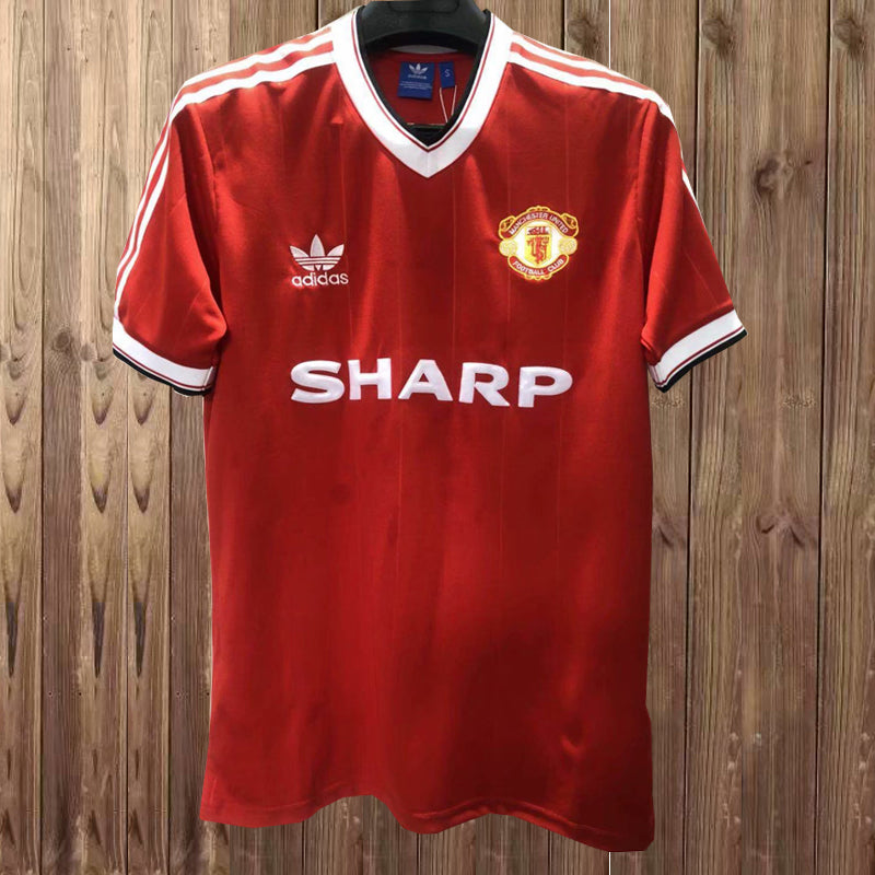 Camiseta de local MUFC 83-84